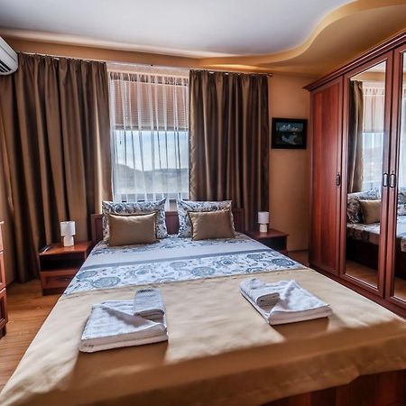 Апартамент Грация Veliko Tárnovo Exterior foto